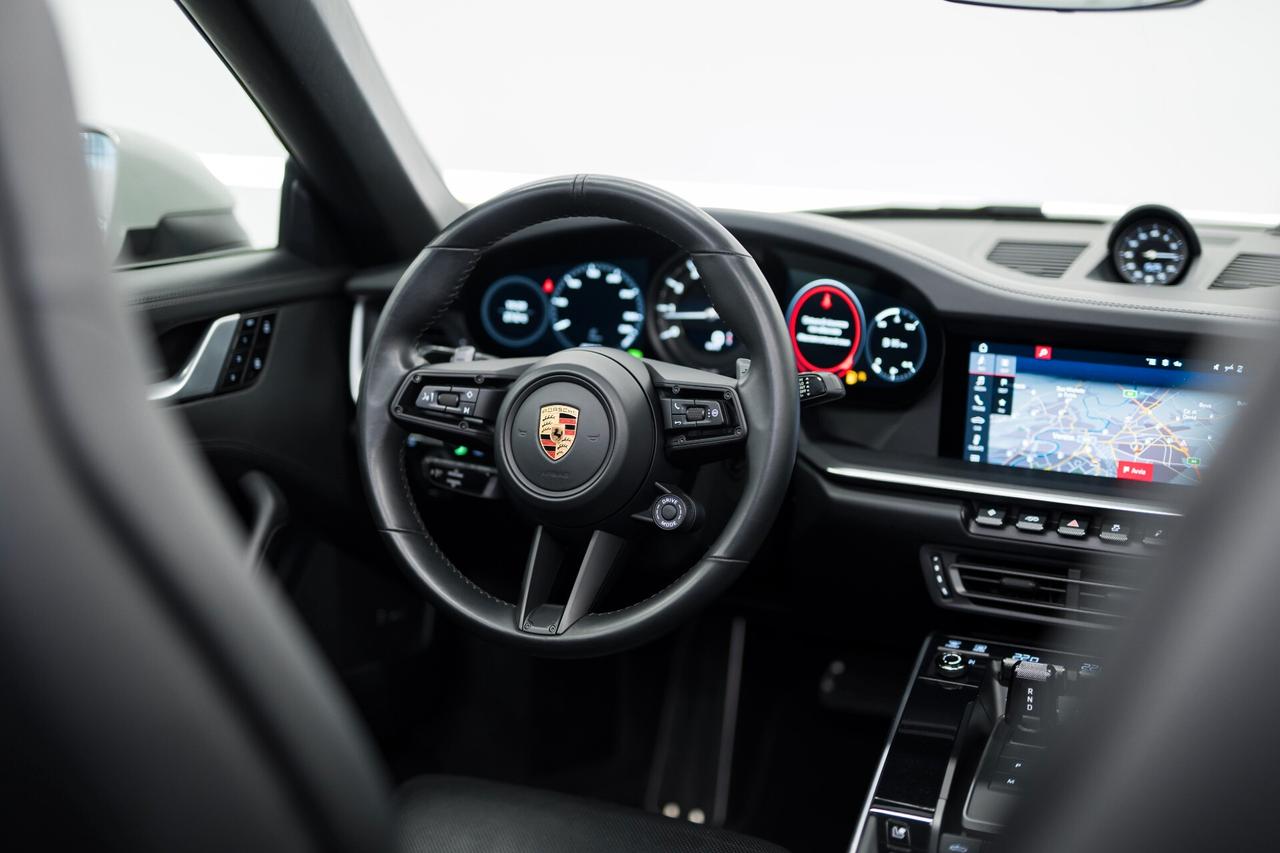Porsche 911 Carrera Cabriolet GESSO