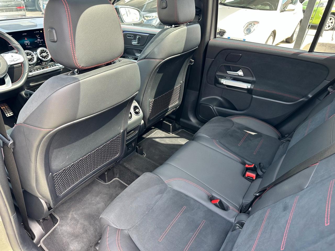 Mercedes-Benz GLB 200 PREMIUM PLUS*AMG*7 POSTI*TETTO*FULLLED*F1*KAMERA*