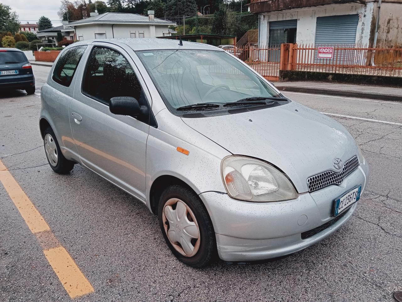 Toyota Yaris 1.0i 16V cat 3 porte Sol