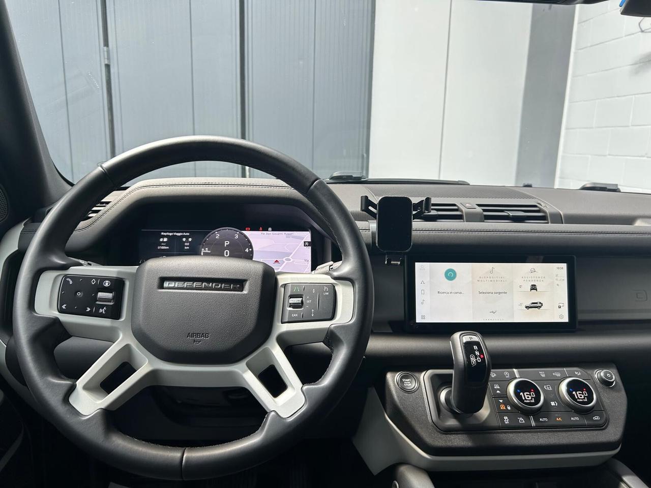 Land Rover Defender 110 3.0D I6 200 CV AWD Auto X-Dynamic SE
