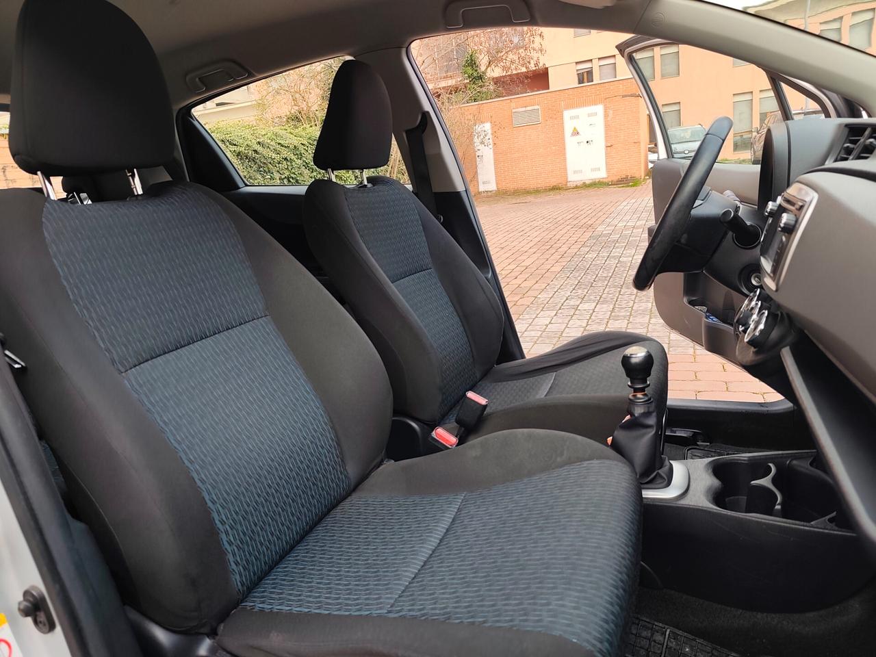 Toyota Yaris 1.4 D 5 porte 1 proprietario neopatentati