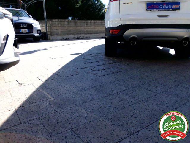 FORD Kuga 2.0 TDCI 140 CV 4WD Powershift Business