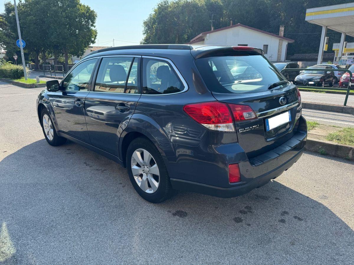 SUBARU - Outback - 2.5i Navi Lineartr. VEGP Bi-Fuel 4X4