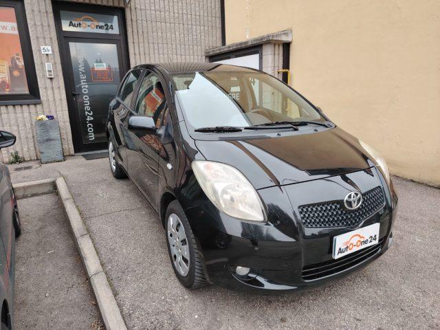 TOYOTA Yaris 1.3 5 porte Navi NEOPATENTATI