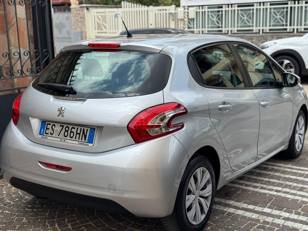Peugeot 208 1.2 VTi 82 CV 5 porte Allure