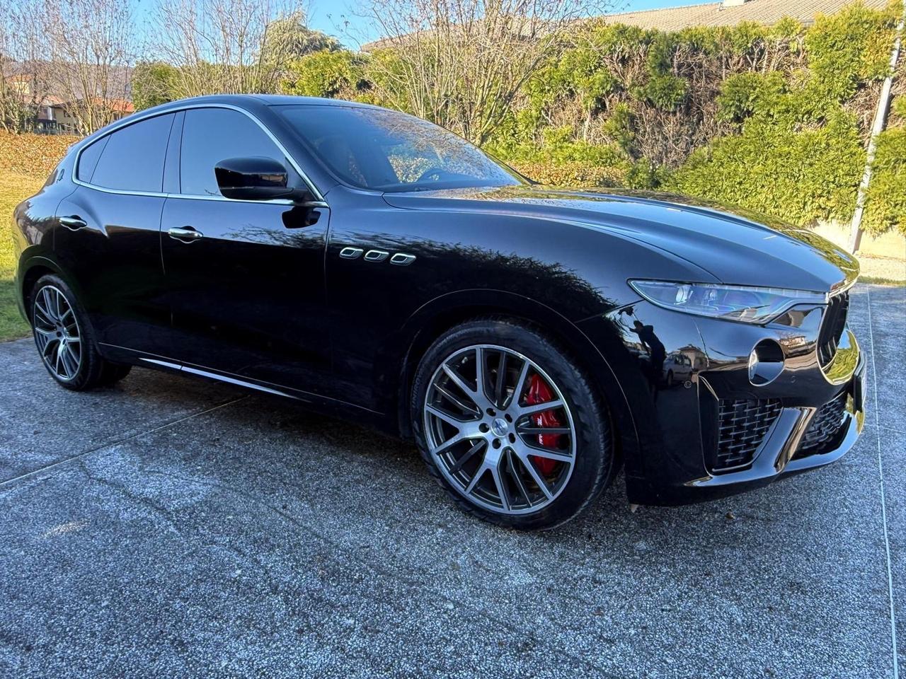 Maserati Levante V6 Diesel 275 CV AWD Granlusso