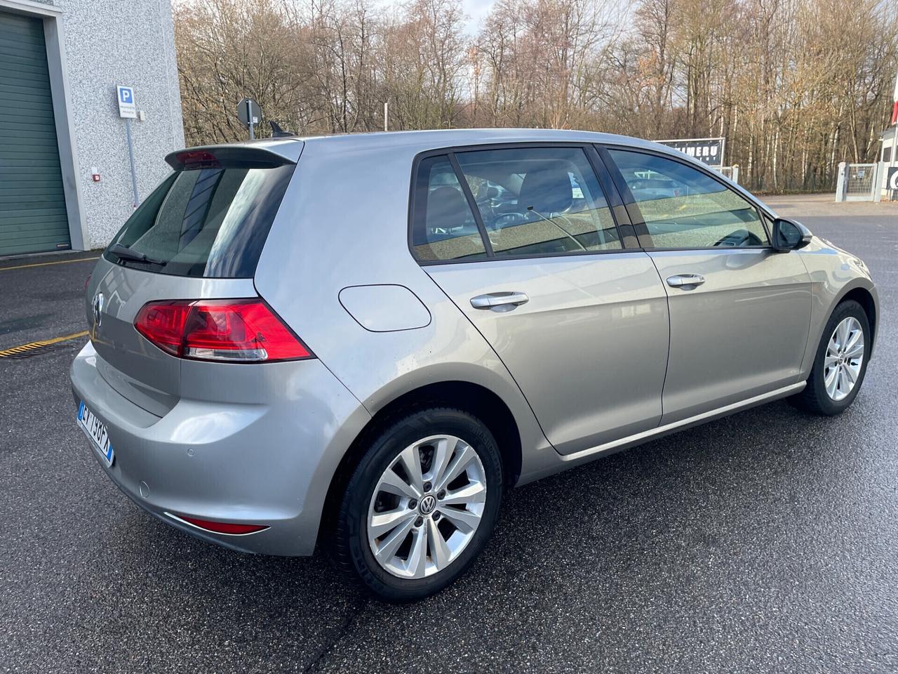 Volkswagen Golf 1.6 TDI 5p.*Navi*Neopatentati*Cerchi*
