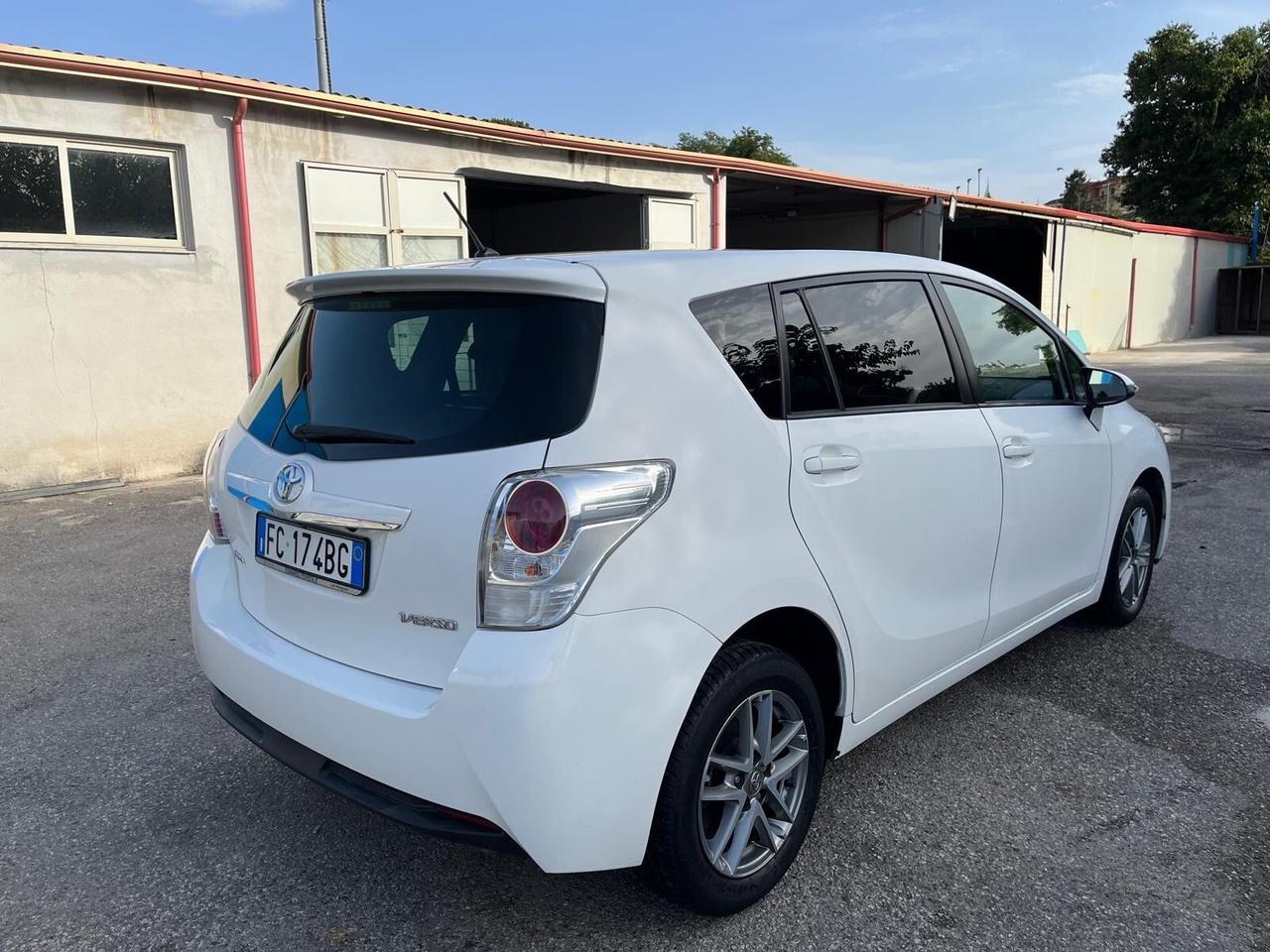 Toyota verso 1.6 D-4D- km 140000-12/2015