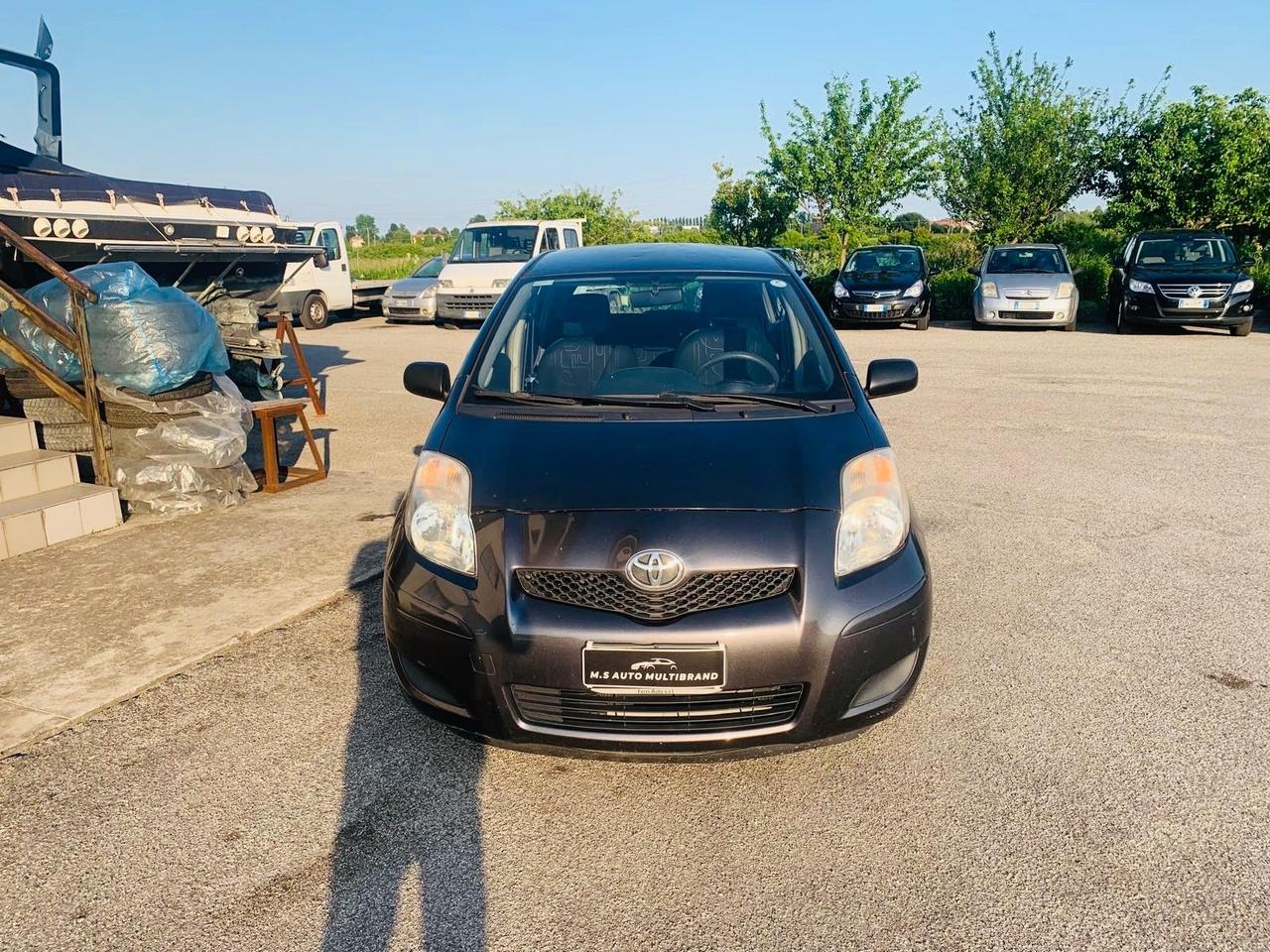 Toyota Yaris 1.0 benzina 2010 130.000km neo