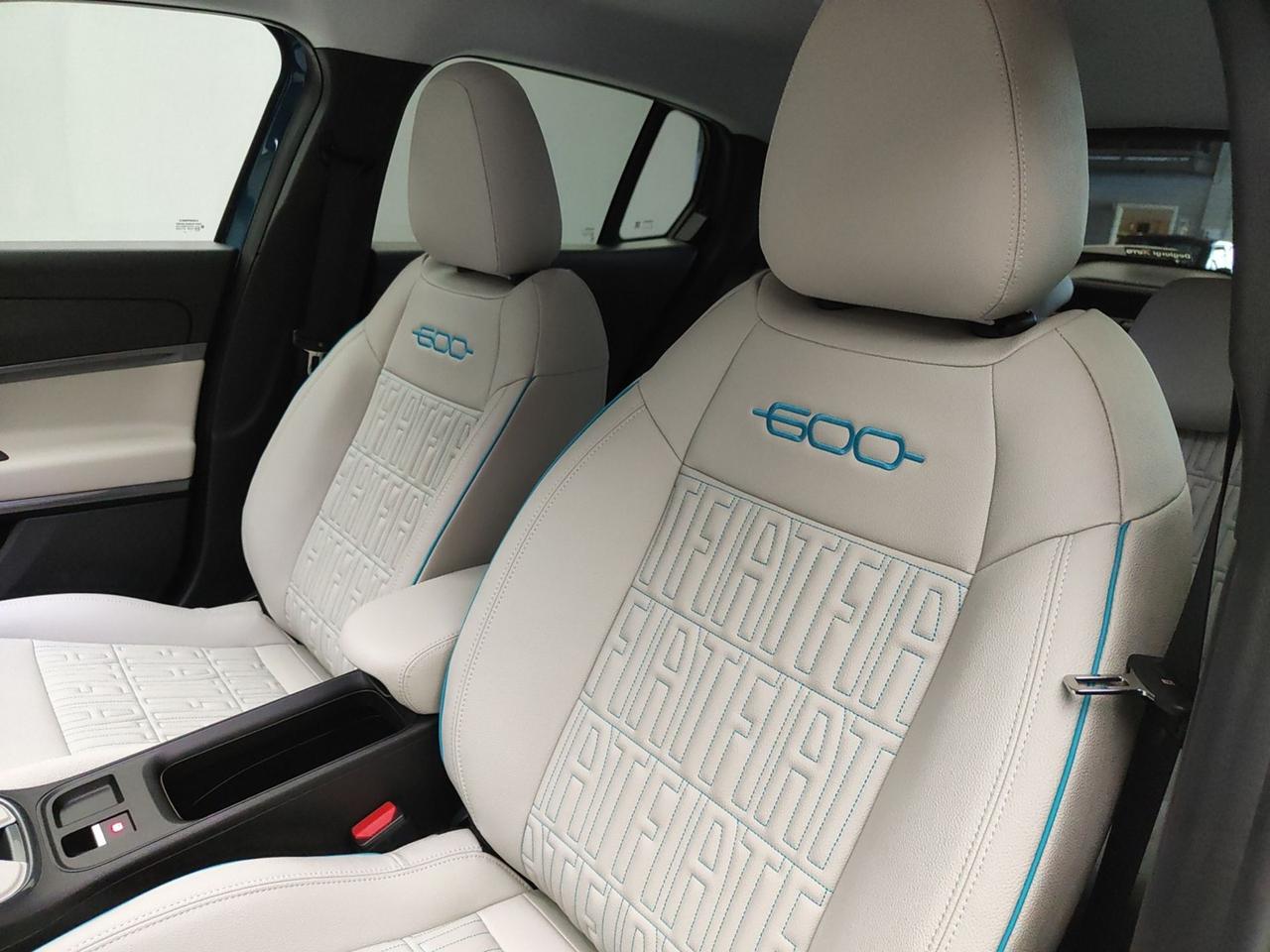 FIAT 600 IV 2023 1.2 MHEV 110CV DCT LA PRIMA