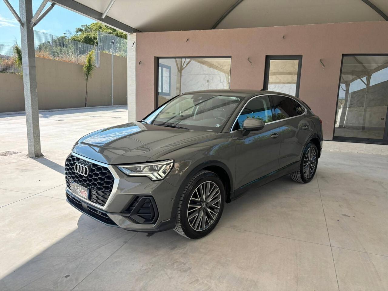 Audi Q3 2.0 Tdi SportBack 150 CV Sport !'!'!