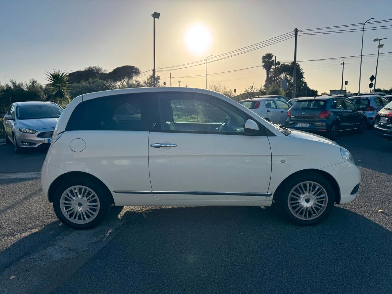 Lancia Ypsilon 1.2 BENZ 60CV ORO NEOPATENTATI 2010