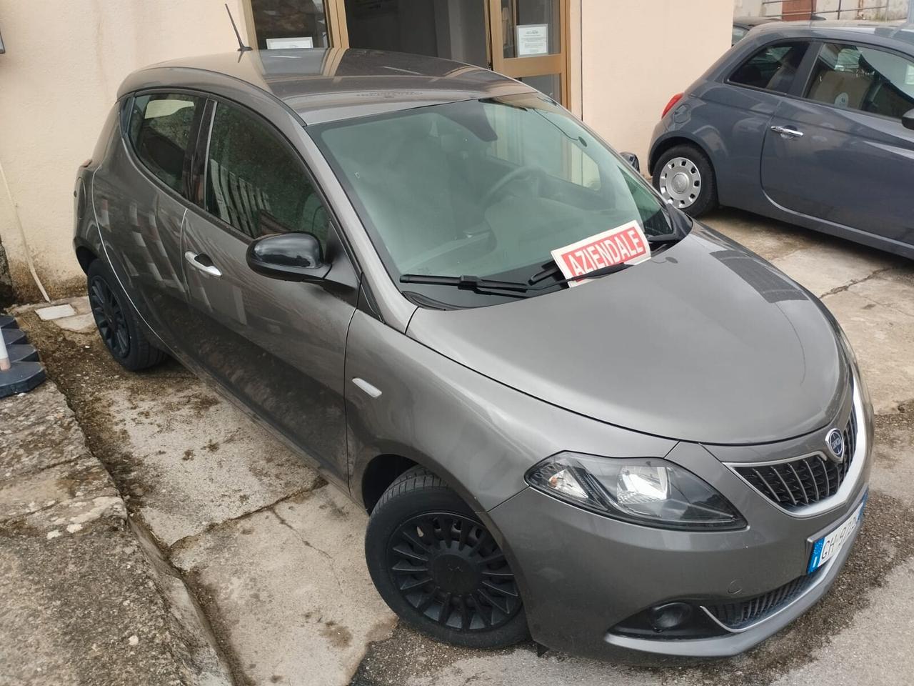 Lancia Ypsilon 1.0 FireFly 5 porte S&S Hybrid Ecochic Silver