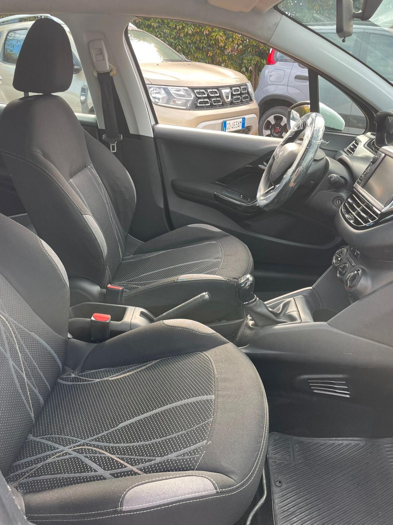Peugeot 208 "Finanziabile Senza Busta Paga"