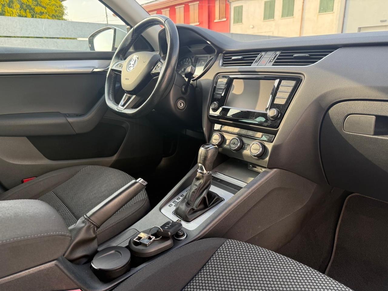 Skoda Octavia 1.6 TDI CR 110 CV DSG Wagon Executive