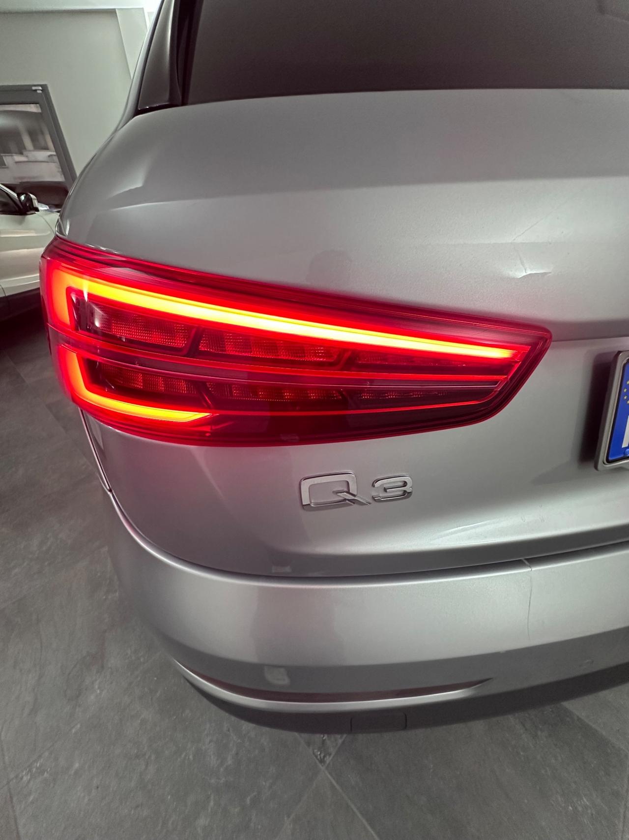 Audi Q3 2.0 TDI 120 CV Business