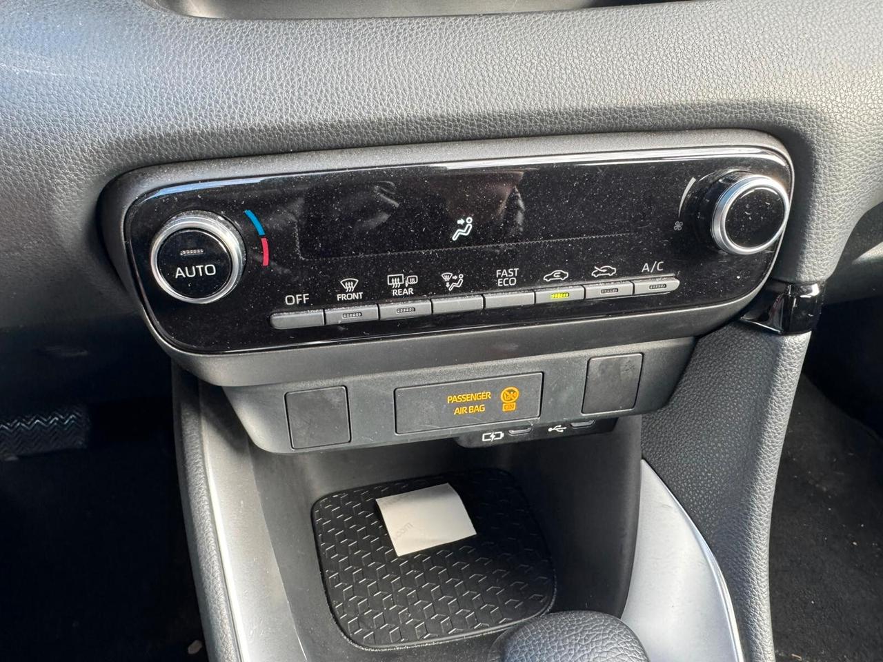 Toyota Yaris 1.5 Hybrid 5 porte Active