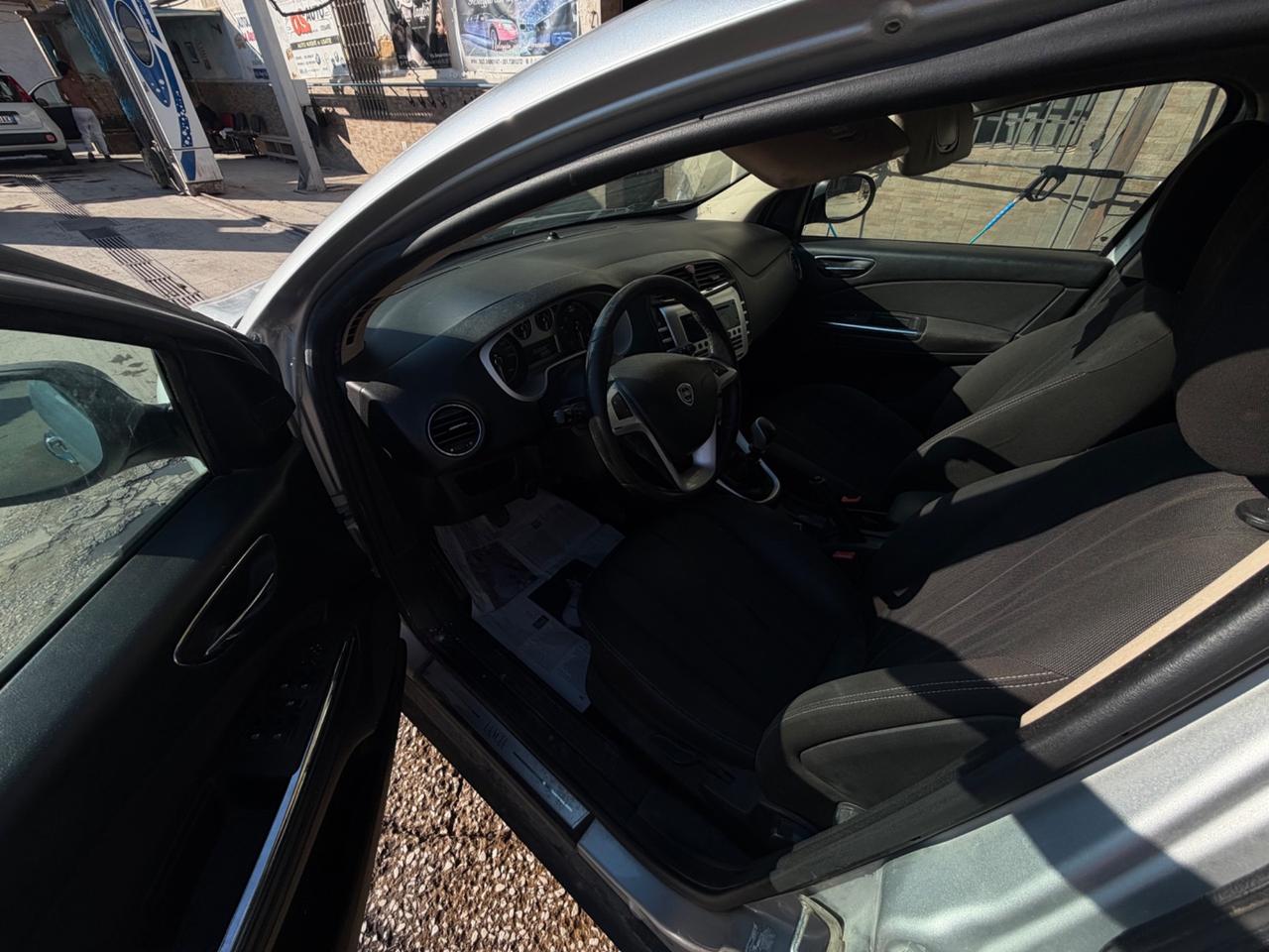 Lancia Delta 1.6 MJT DPF Gold