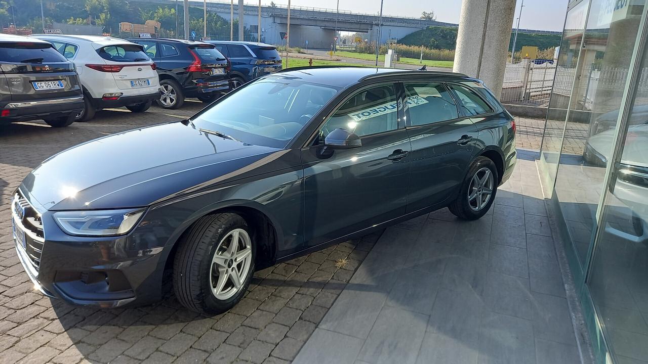 Audi A4 Avant 30 TDI/136 CV S tronic Business