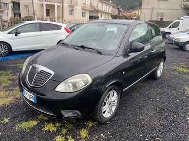 Lancia Ypsilon 1.3 MJT 75 CV Unyca