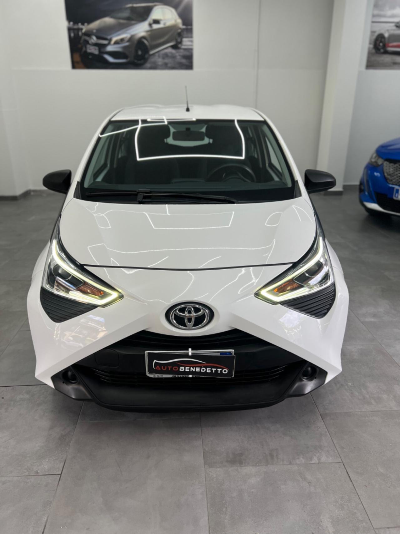 Toyota Aygo Connect 1.0 VVT-i 72 CV x-play 2021