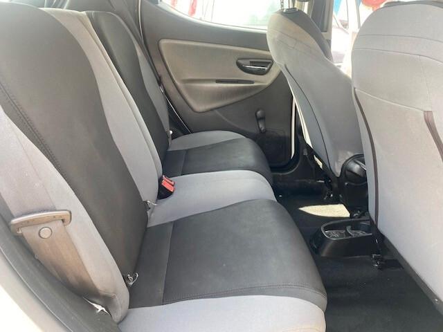 Lancia Ypsilon 1.3 MJT 16V 95 CV 5 porte S&S Silver