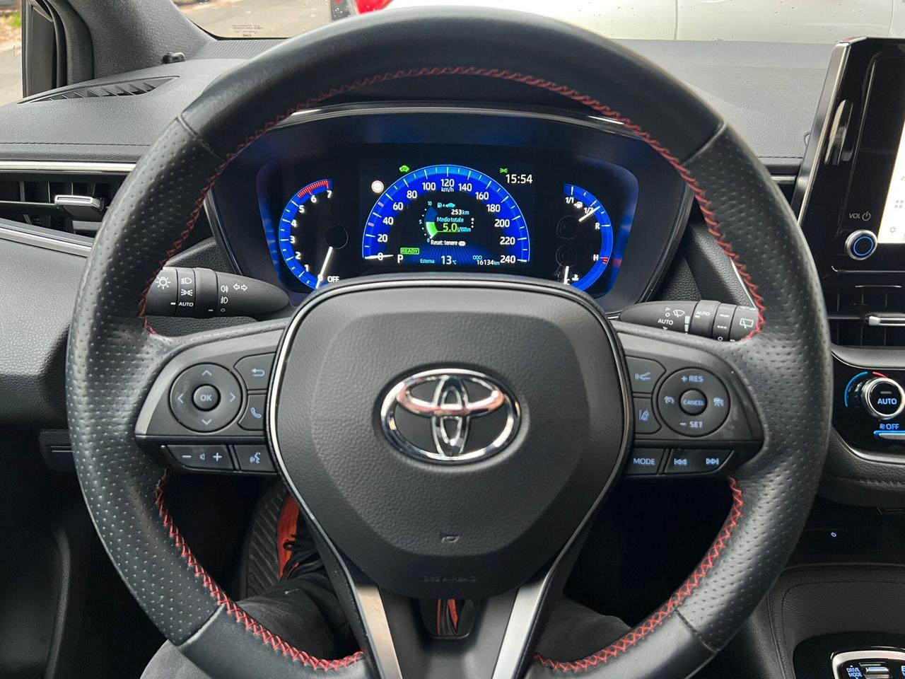 Toyota Corolla GR SPORT 1.8 Hybrid