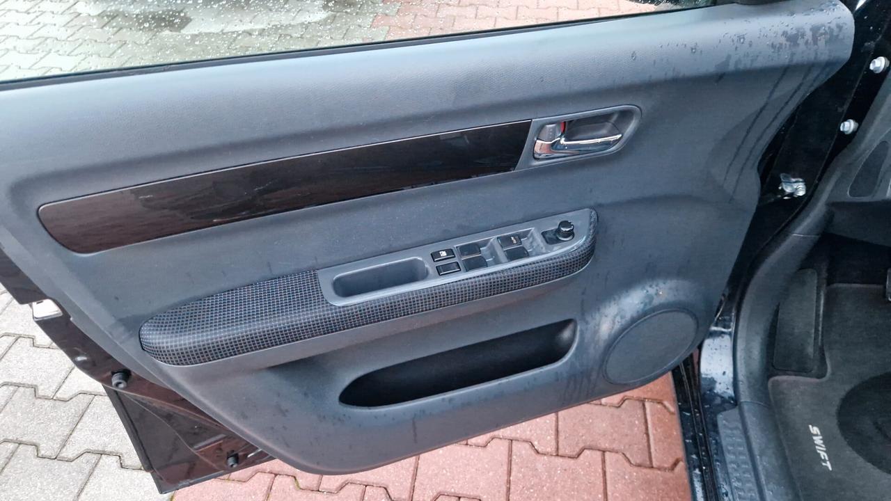 Suzuki Swift 1.3B 4x4 anche neopatentato