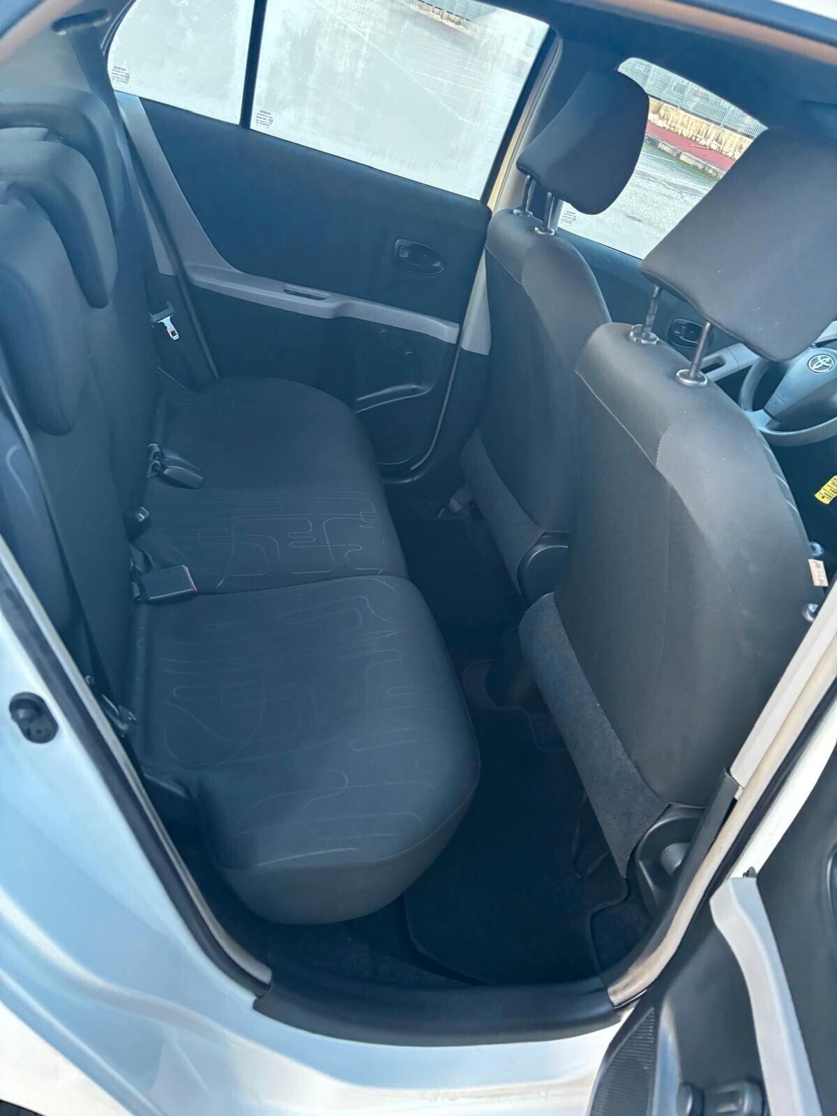 Toyota Yaris 1.0 5 porte Sol UNICO PROPRIETARIO TAGLIANDATA TOYOTA UNICO PROPRIETARIO