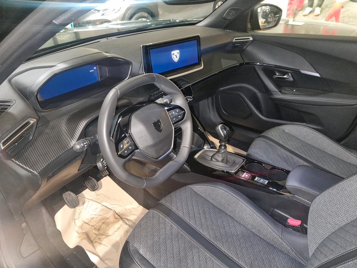 Peugeot 2008 Allure 1.2 PureTech 100cv AZIENDALE