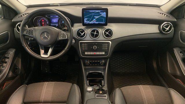 MERCEDES-BENZ GLA 200 d Sport auto