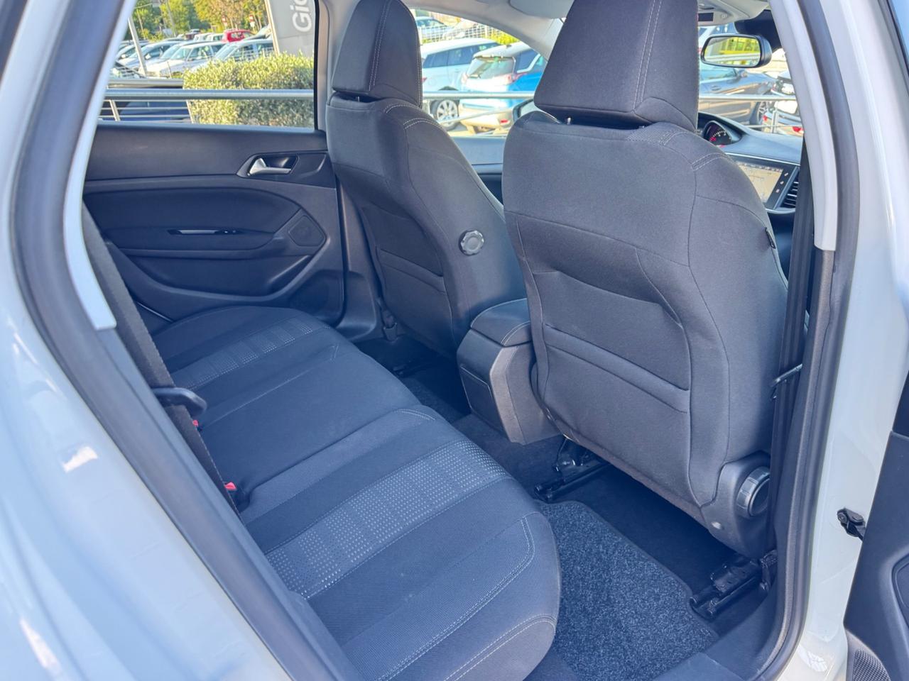 Peugeot 308 BlueHDi 120 S&S EAT6 SW Allure automatica in garanzia e