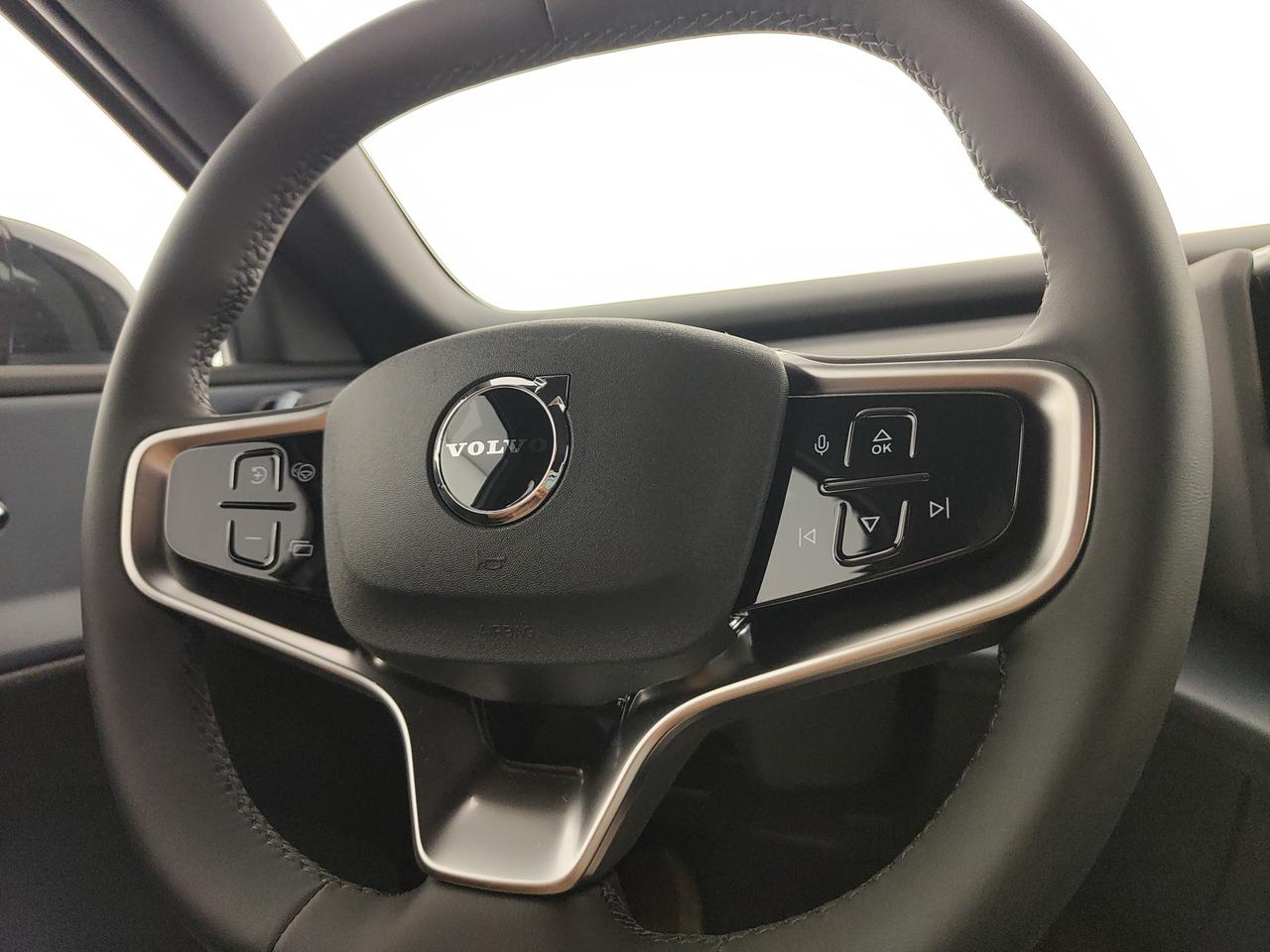 VOLVO EX30 Plus P5 Long Range Electric
