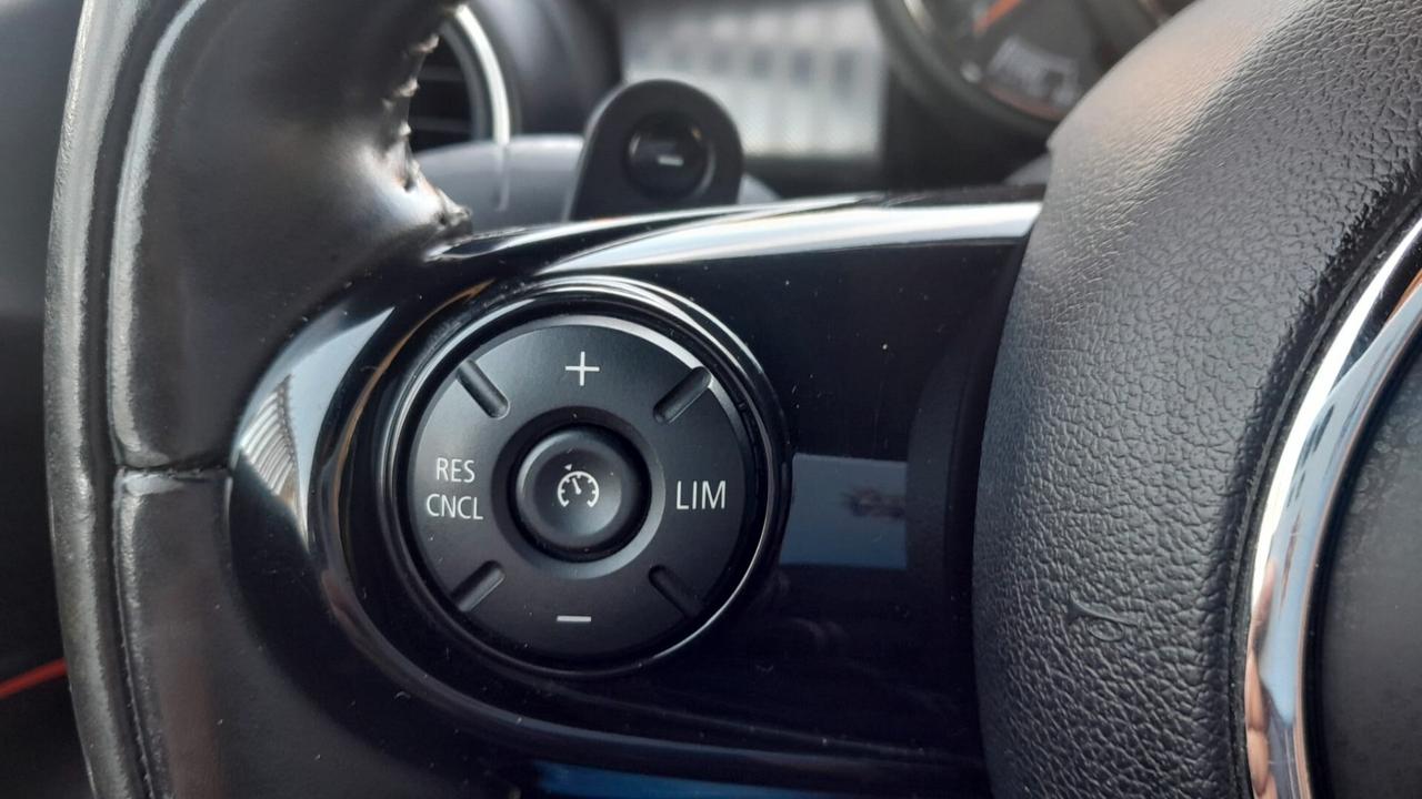 Mini 2.0 Cooper SD aut. Hype 5 porte