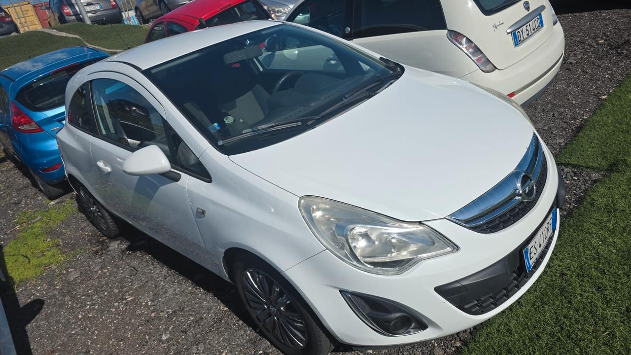Opel Corsa 1.2 3 porte Edition automatica 2013
