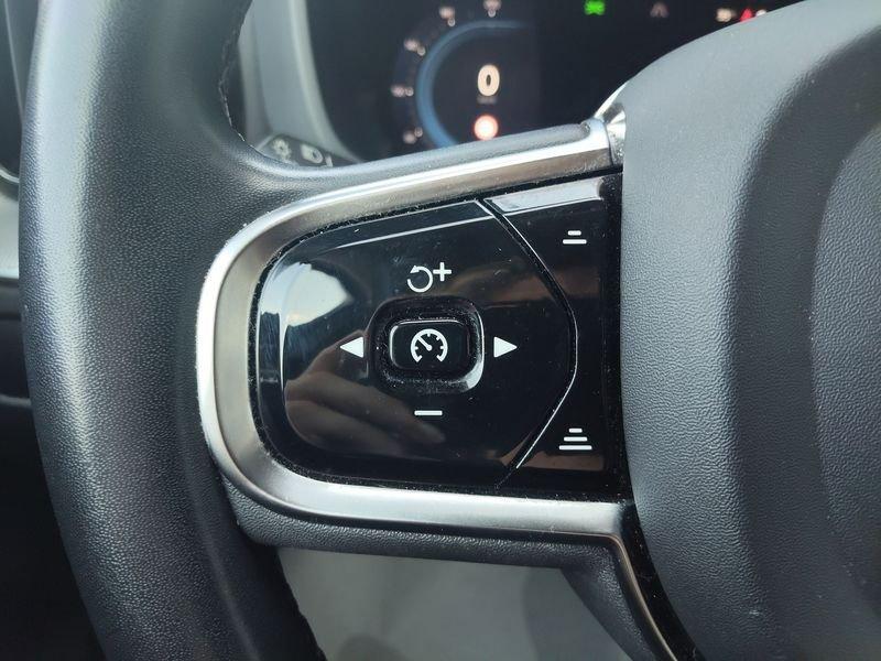 Volvo XC60 XC60 B4 (d) AWD automatico Plus Dark