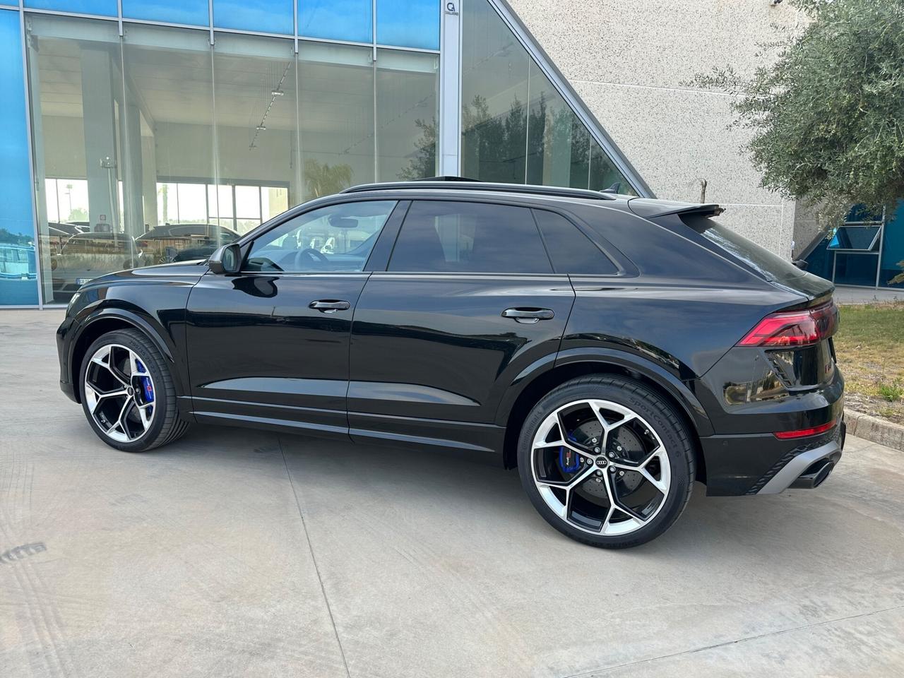 Audi RS Q8 performance possibilità noleggio no scoring
