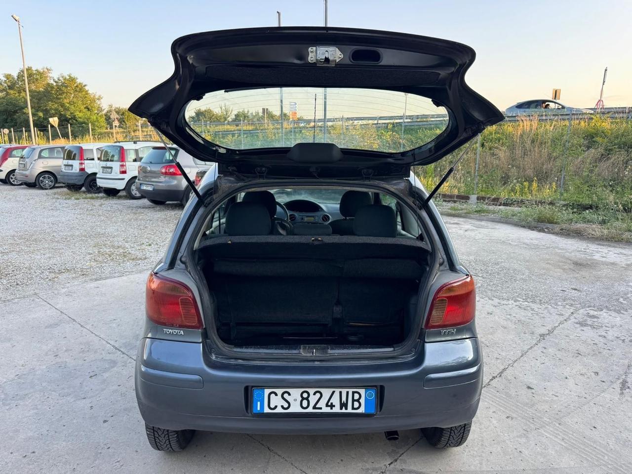 Toyota Yaris 1.0i 16V cat 3 porte Sol