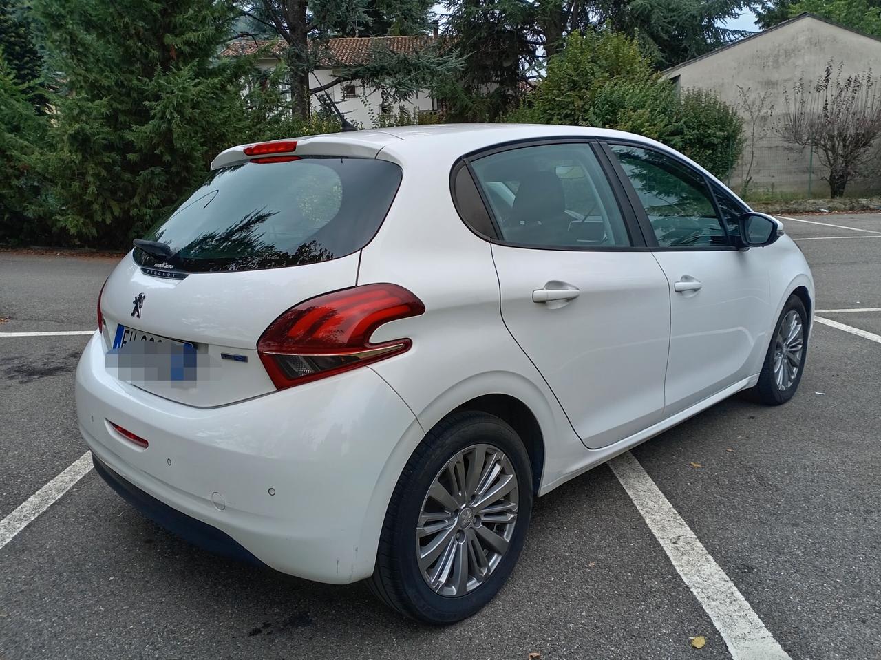 Peugeot 208 BlueHDi 75 5 porte Allure
