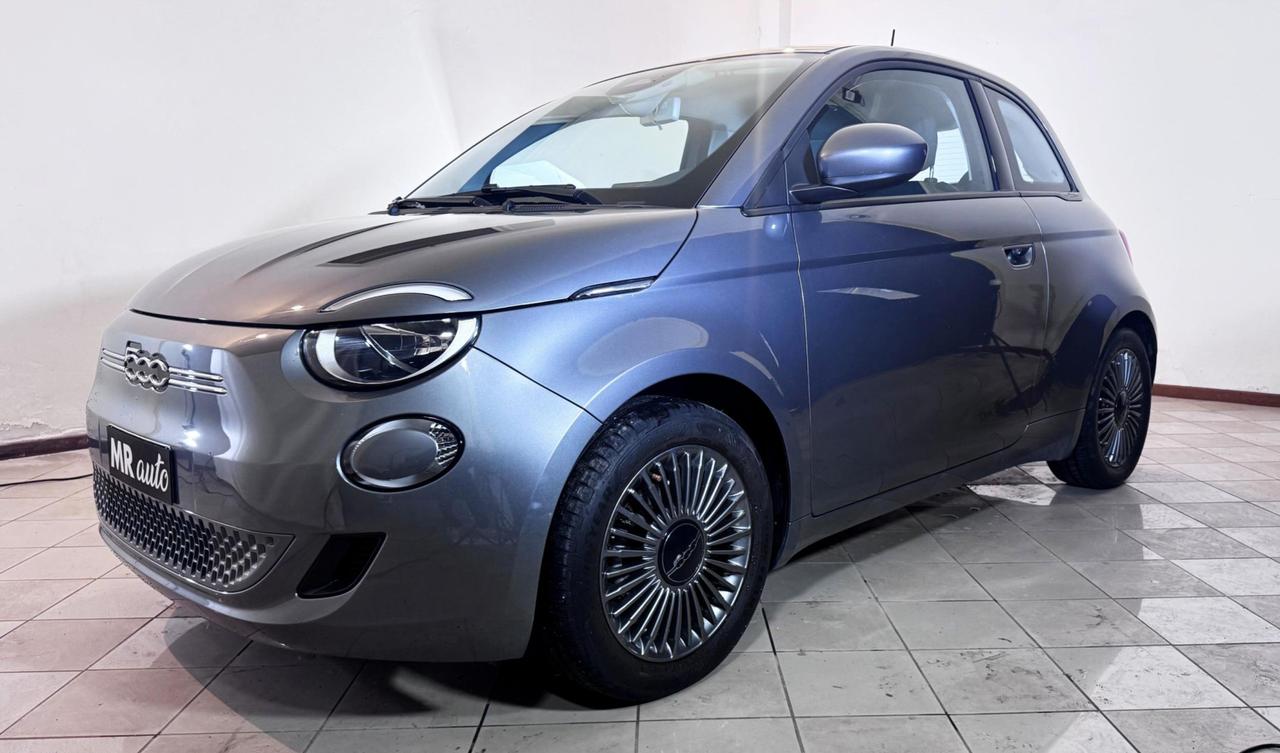 Fiat 500e 3+1 42 kWh Icon +