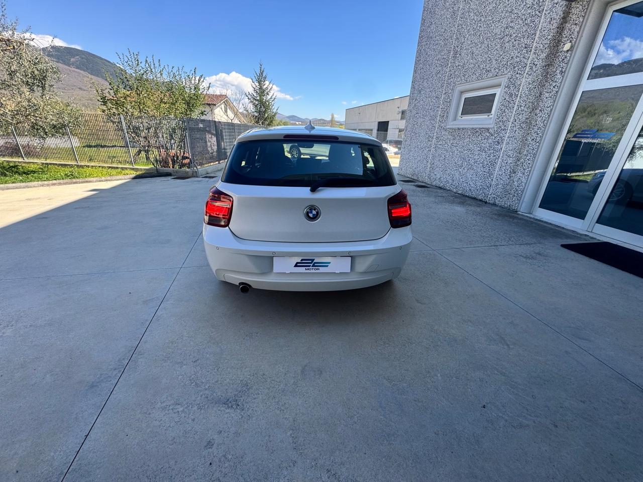 Bmw 118 118d 5p. Unique