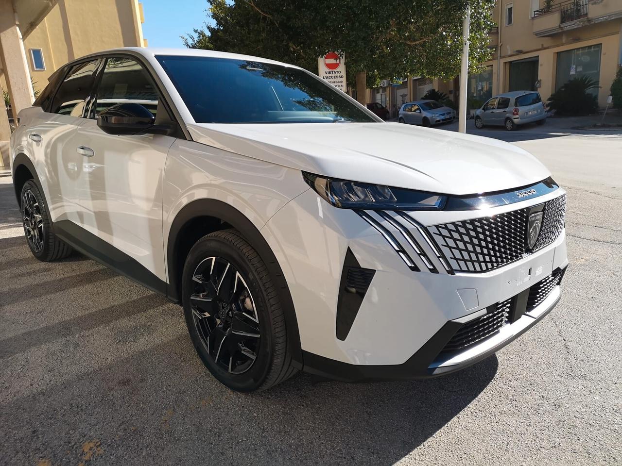 PEUGEOT 3008 Hybrid 136CV e-DCS 6 Allure Pack 2024