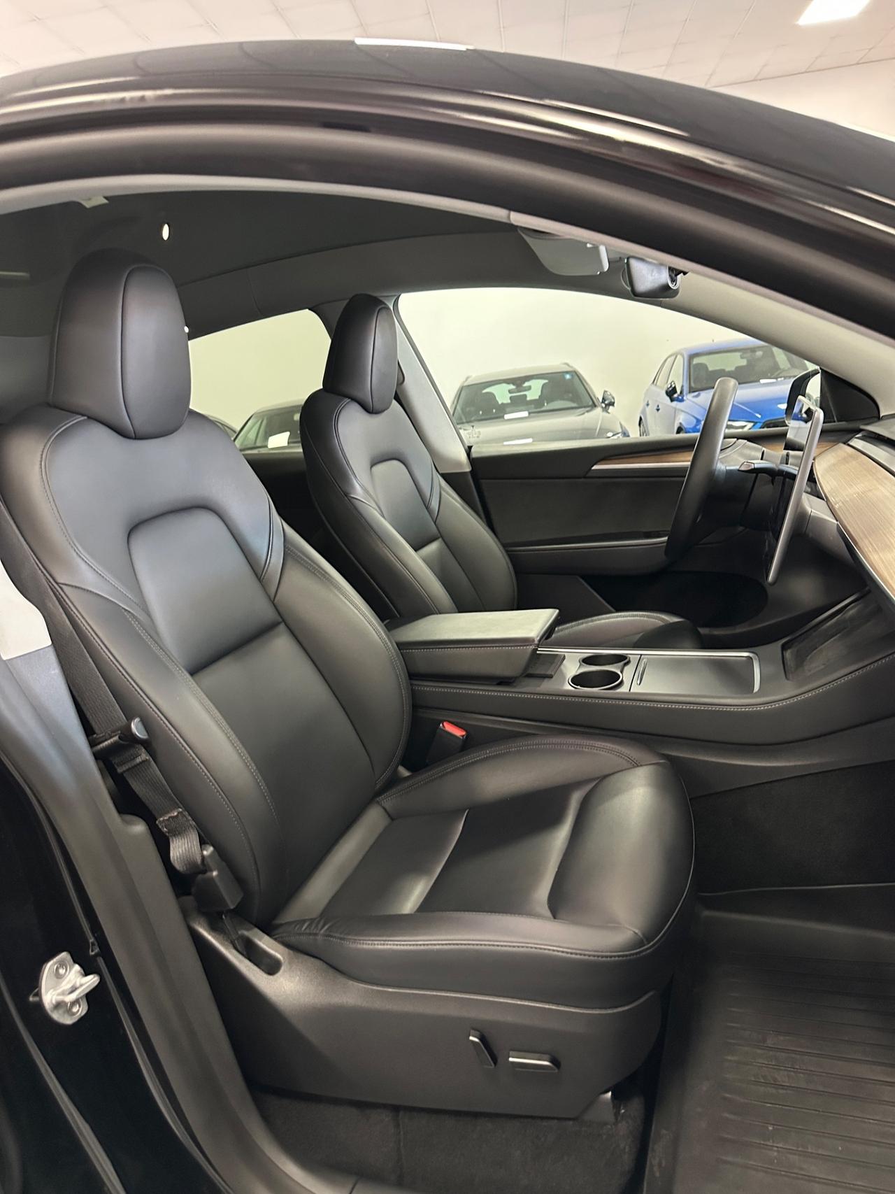 Tesla Model Y AWD Performance