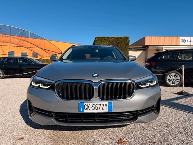 Bmw 520 d Serie 5 Touring Mhev 48V Xdrive Business auto (display digitale e pelle interna)