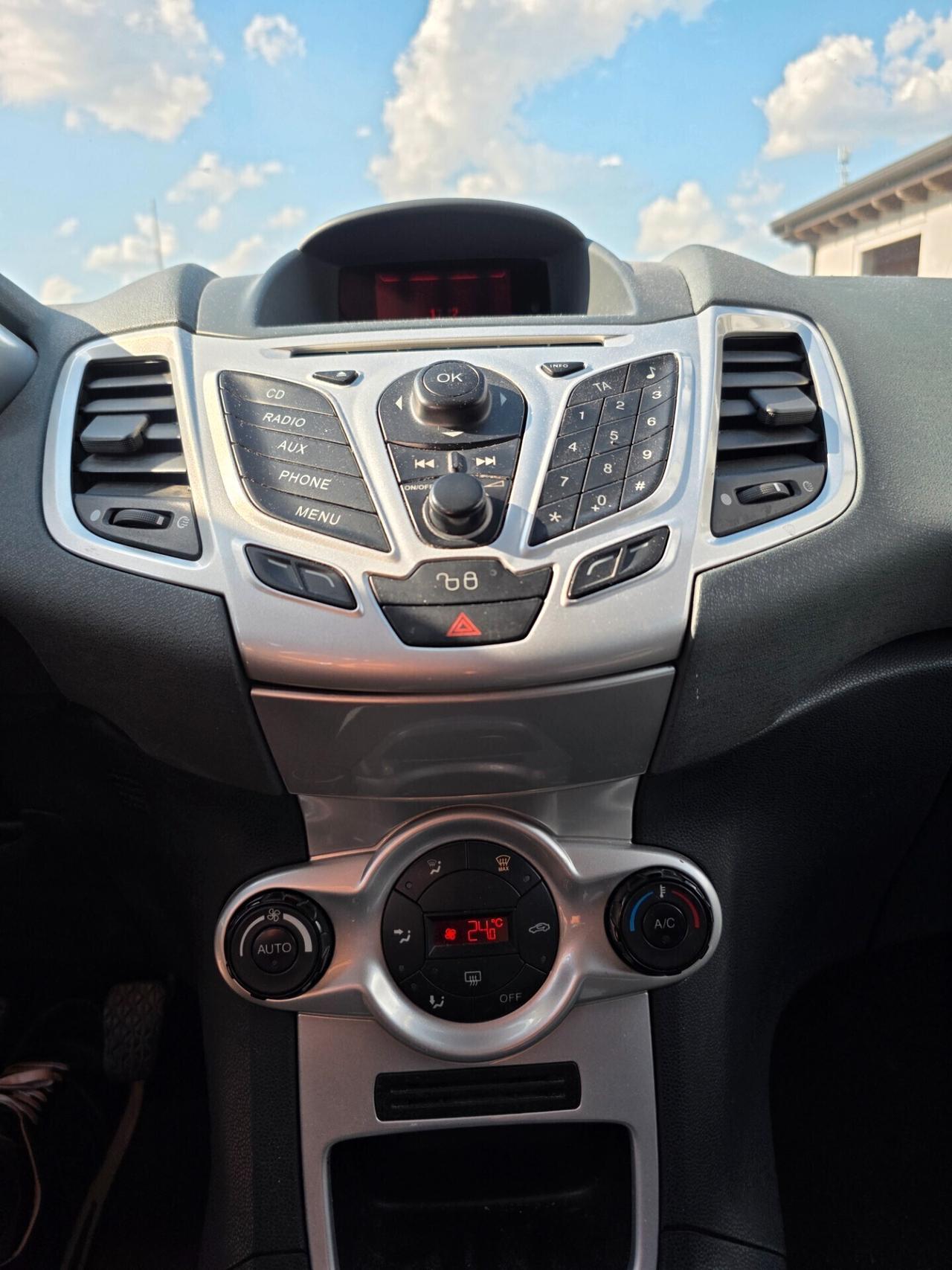 Ford Fiesta 1.4 5 porte Bz.- GPL Titanium
