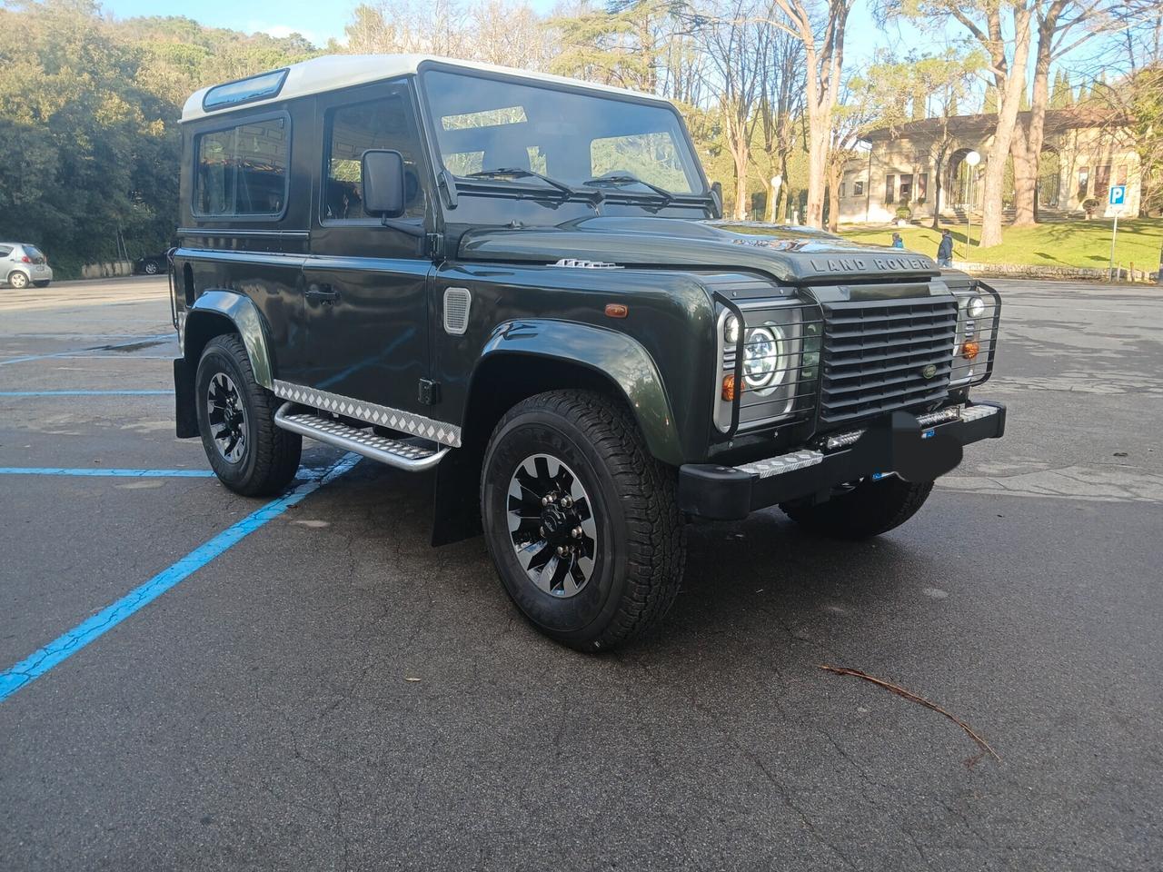Land Rover Defender 90 2.4 TD4 Station Wagon E