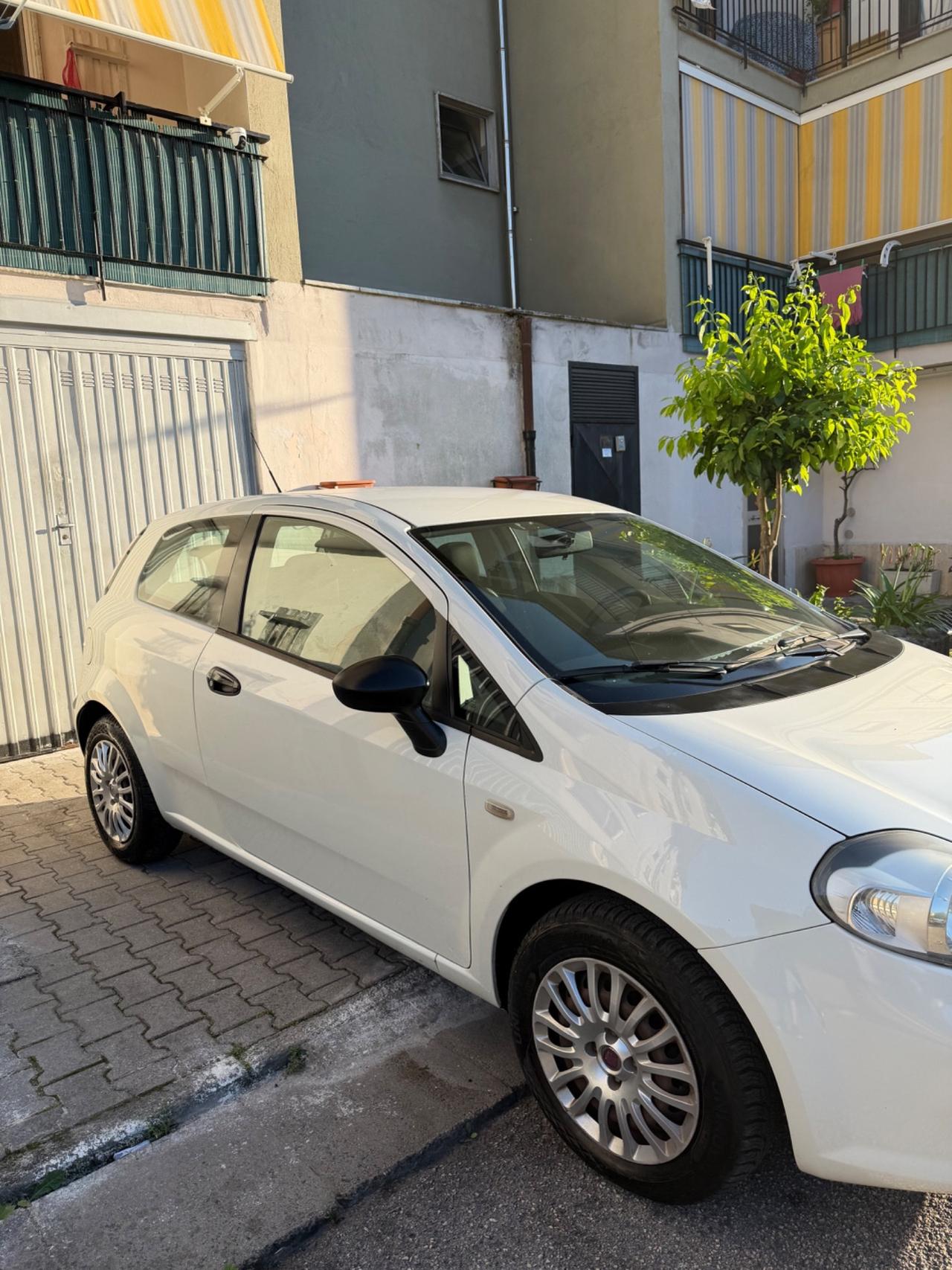 Fiat Punto 1.3 MJT II S&S 85 CV 3 porte ECO Lounge
