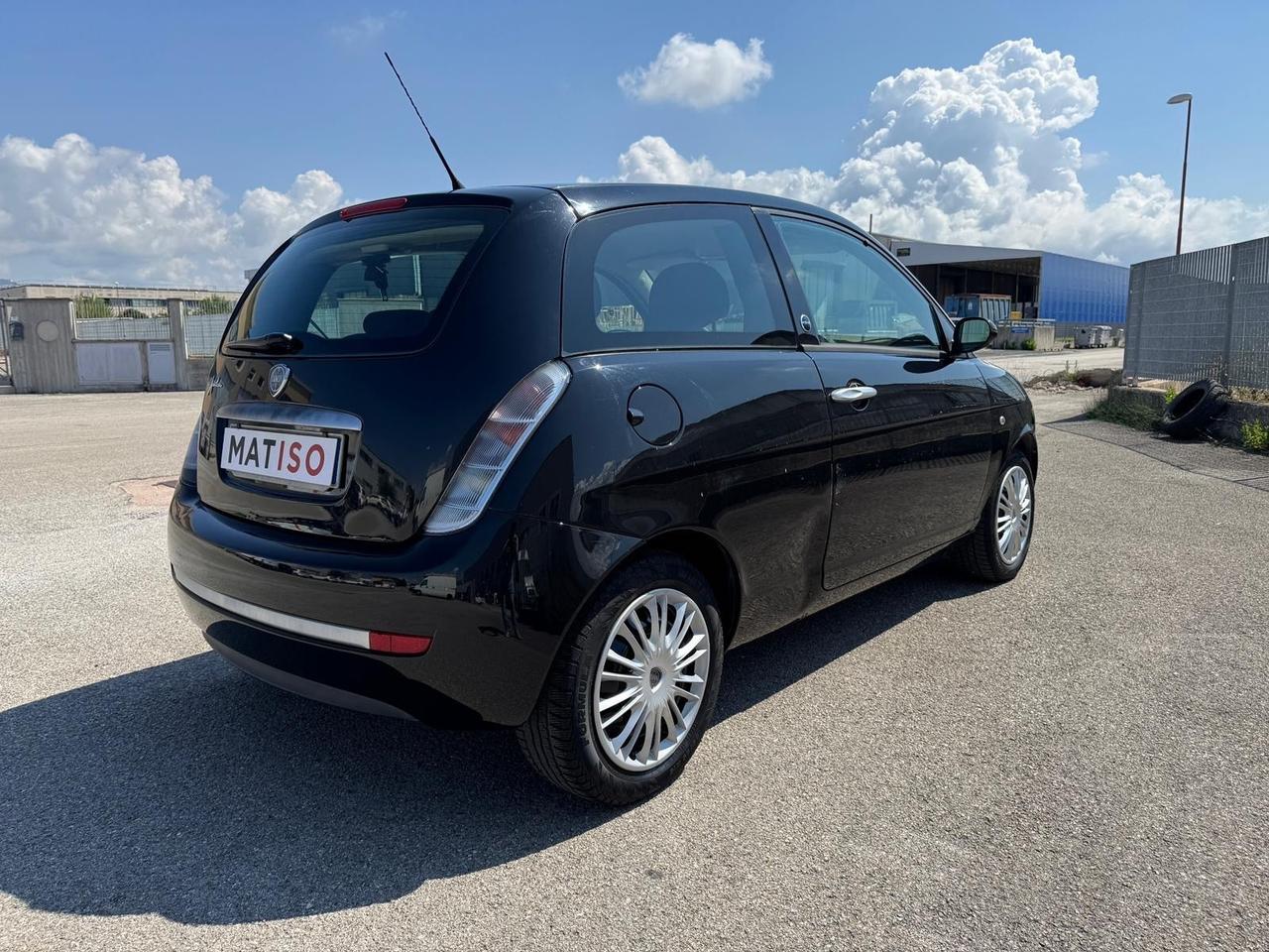 Lancia Ypsilon 1.4 Platino Ecochic GPL. Km 126.000