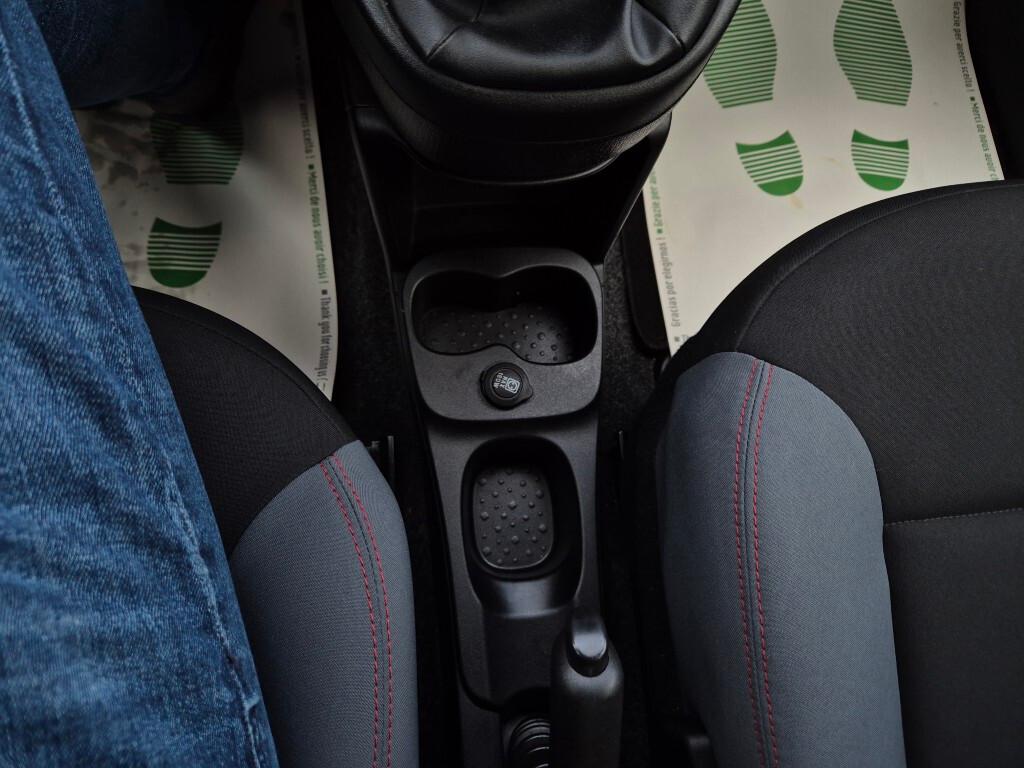 Fiat Panda 1.2 69CV COMANDI AL VOLANTE 5POSTI