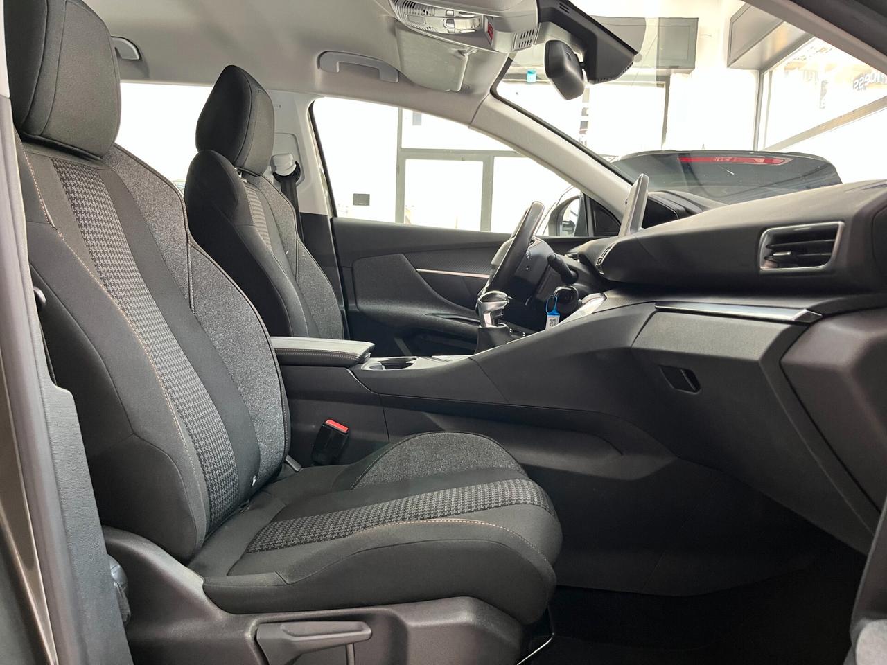 Peugeot 3008 BlueHDi 130 S&S Active -.2020